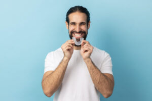 Is It Possible to Whiten Your Teeth While Using Invisalign?